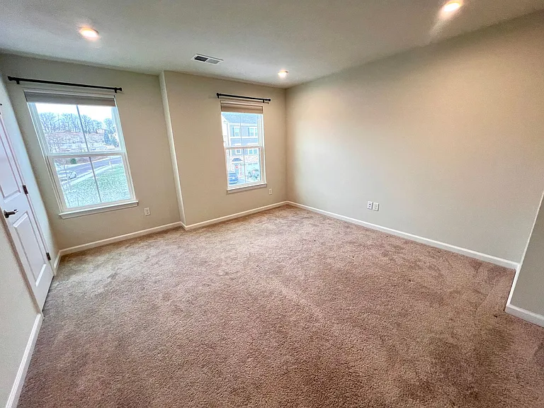 250 Cranesbill Dr — Photo 23