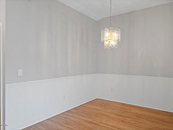 3rd image of 2550 Woodhaven Ct
