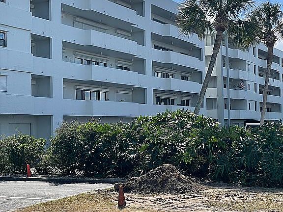 Condo 4th floor / Balcony