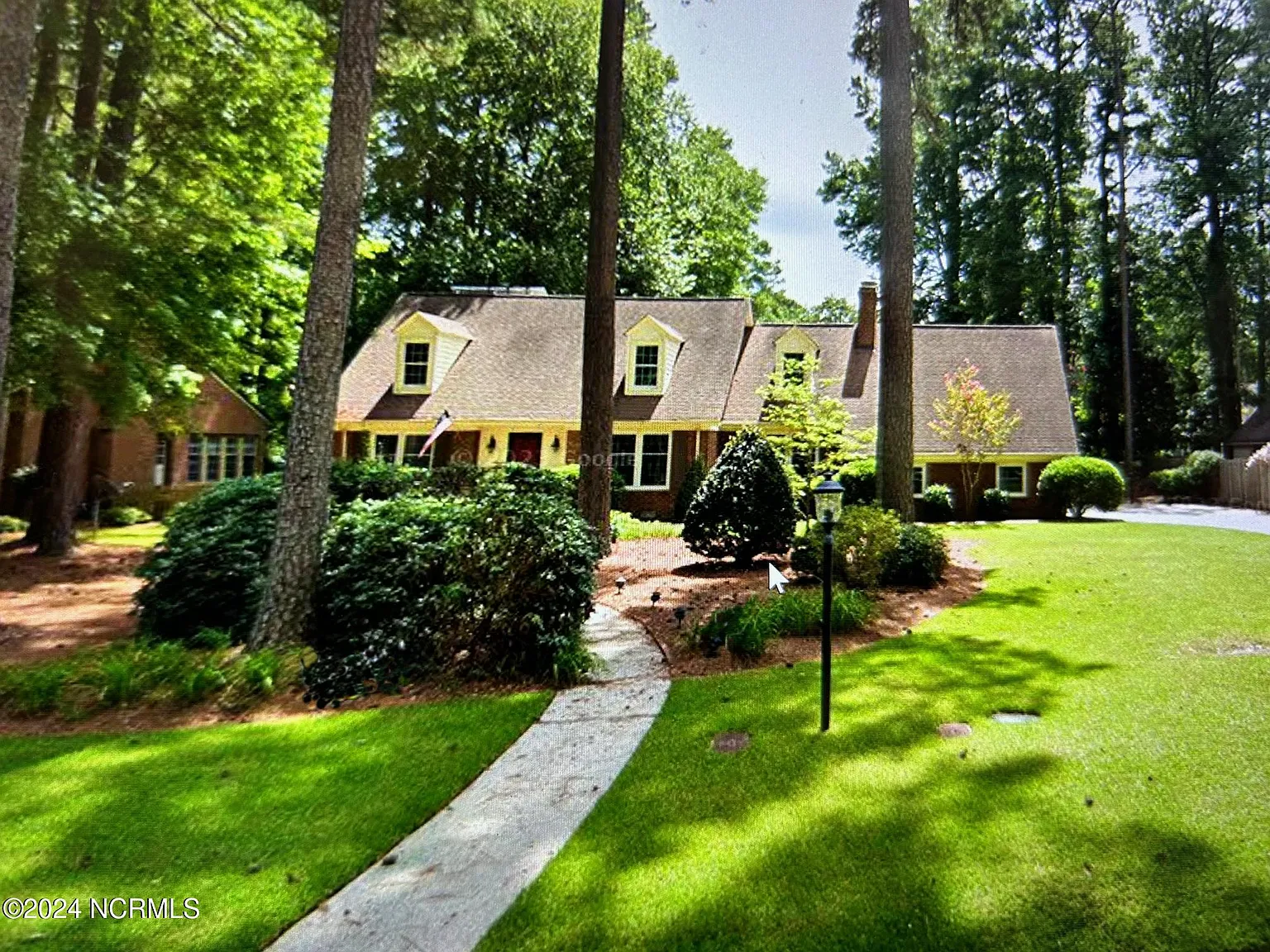 3 bed, 2.5 bath, 2874 sqft, $3,000 — Photo 2
