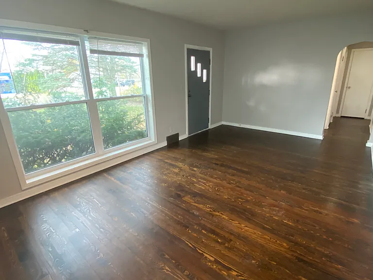 2339 S Cleveland Ave — Photo 5