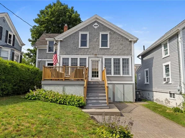 11 Spring Garden St, Warwick, RI 02888