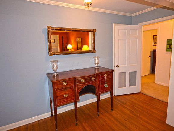 3rd image of 4306 Venetia Blvd