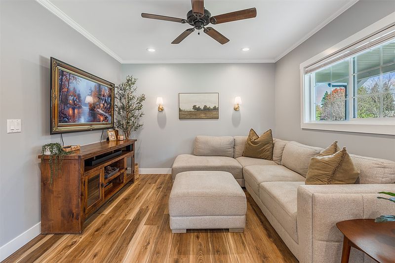 3rd image of 2328 Alpine Place