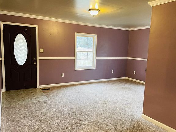 2nd image of 901 McLeod Ln