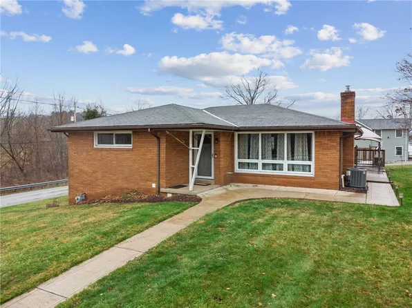 101 Stanton Dr, New Stanton, PA 15672