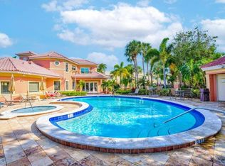 200 Uno Lago Dr APT 105, Juno Beach, FL 33408