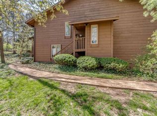 1540 Autumn Leaf Dr, Ballwin, MO