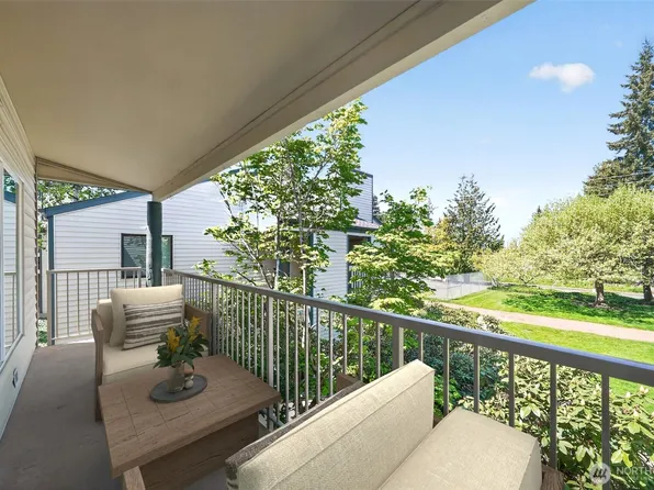 4409 216th Street SW #C, Mountlake Terrace, WA 98043