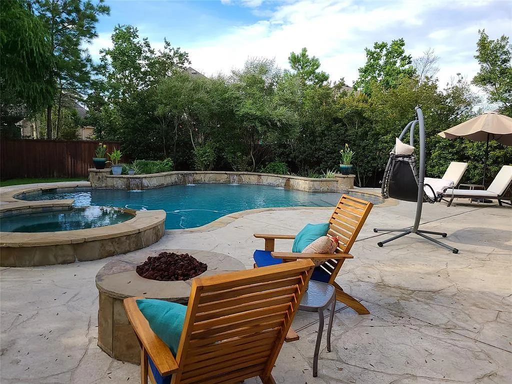 4 bed, 3.5 bath, 3307 sqft, $5,000 — Photo 2