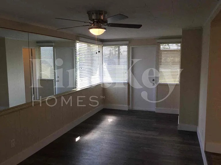10020 SW 37th St — Photo 7