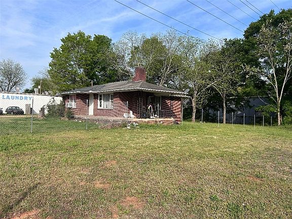 2nd image of 213 E Shockley Ferry Rd