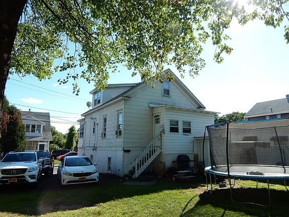 4th image of 16 Yardboro Ave