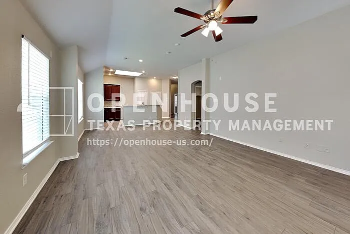 3 bed, 2.0 bath, 1733 sqft, $1,930 — Photo 3