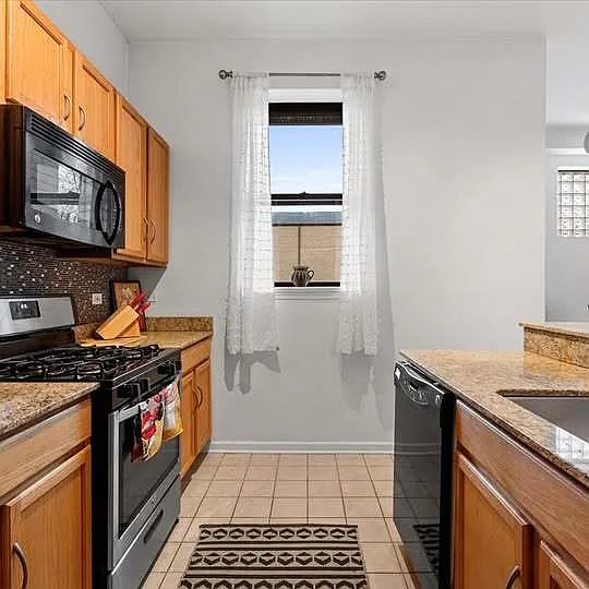 950 W Leland Ave #307 — Photo 6