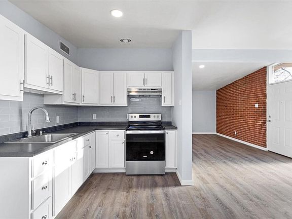 4th image of 8425 Red Fir Dr
