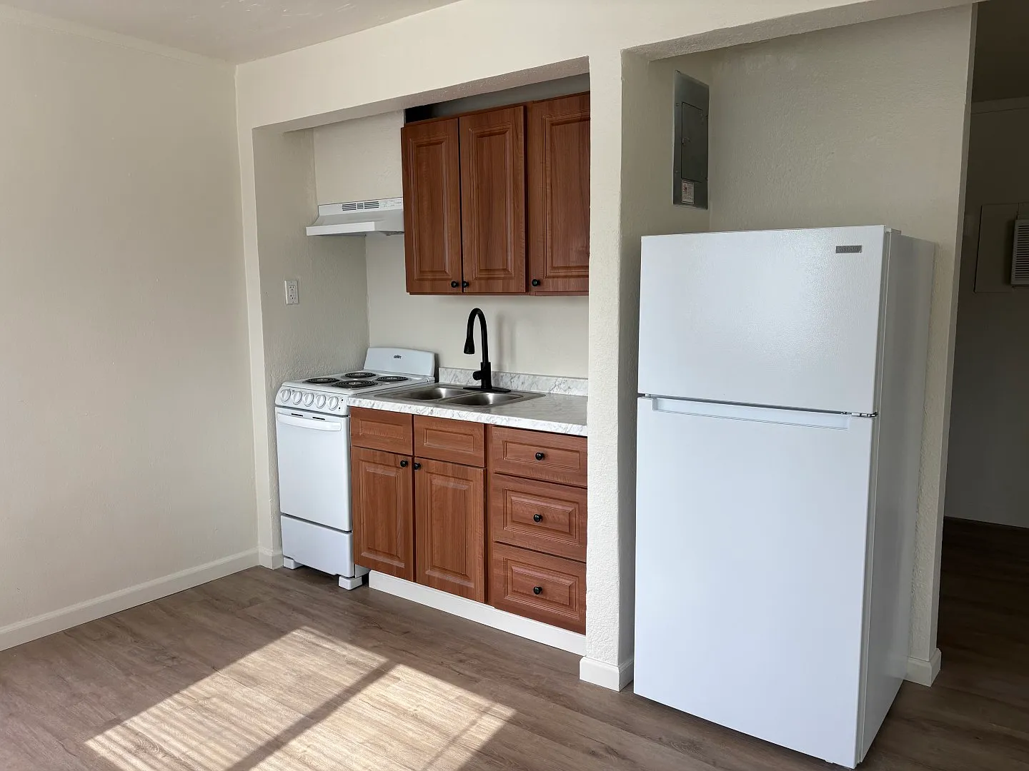 1 bed, 800 sqft, $1,595 — Photo 3