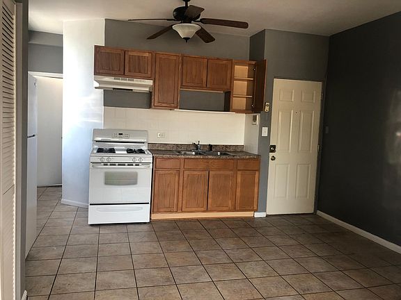 4th image of 2455 N Milwaukee Ave #1F