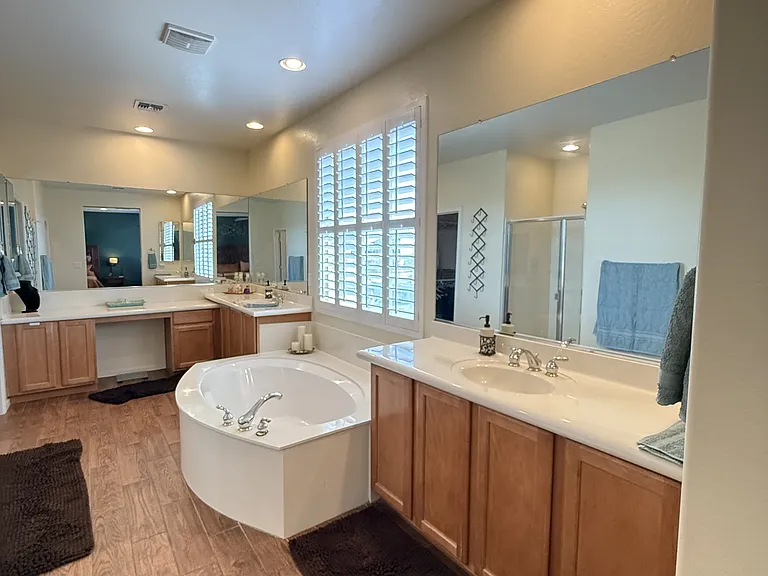 2245 W Clearview Trl — Photo 4