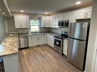 1328 Dean St, Centralia, IL 62801