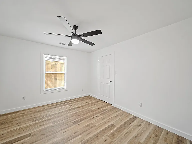 4154 Erby St #A — Photo 12