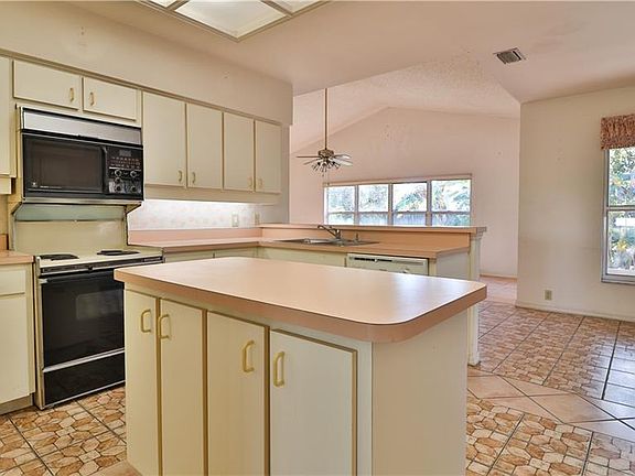 5th image of 14123 Riverstone Dr