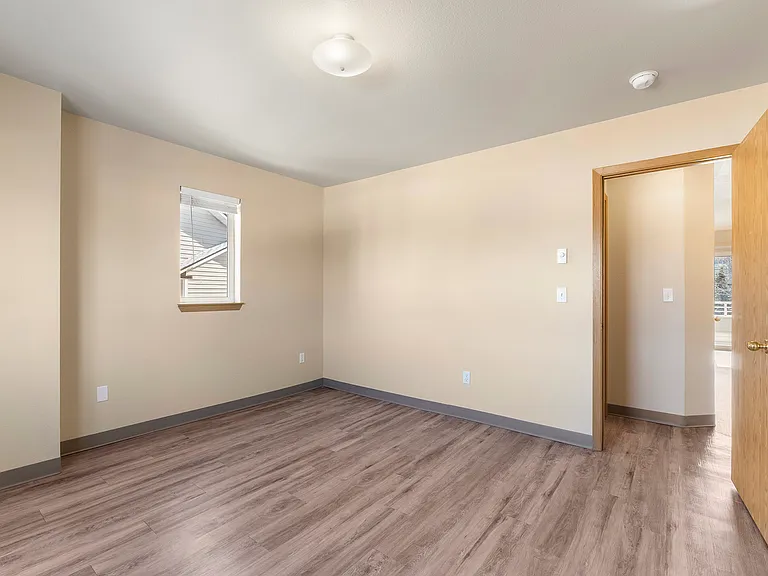 Ashton Apartments — Photo 72