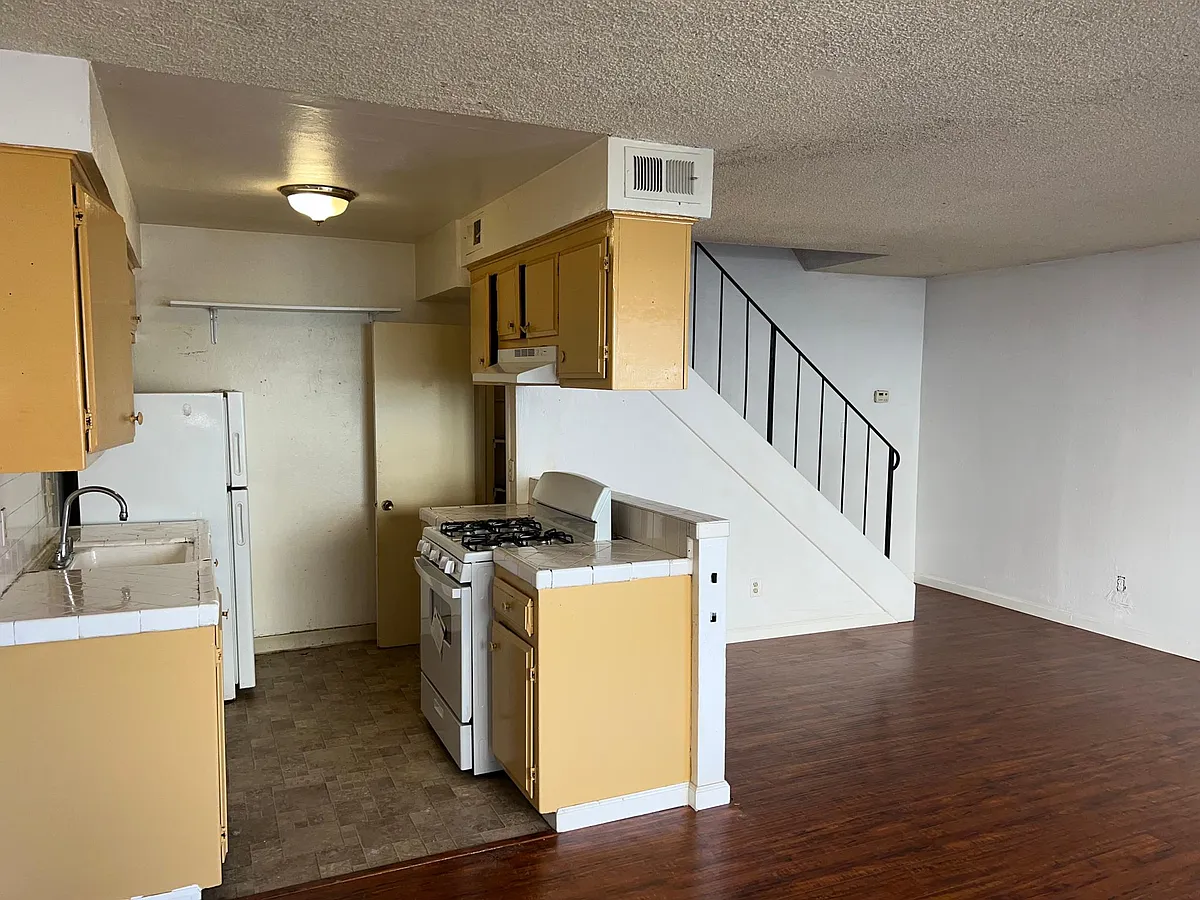 Building Photo - 4181 Cuny Ave #2