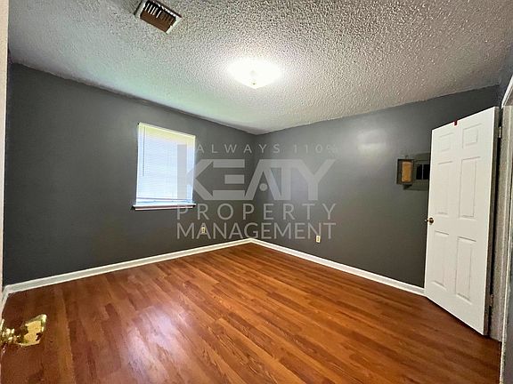 4th image of 101 Vieux Orleans Cir #B