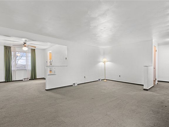 5th image of 4801 Willow Dr