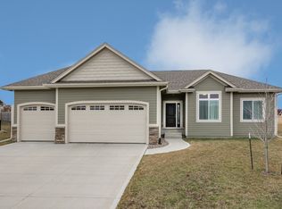 804 NW Ridgeline Ct, Ankeny, IA 50023