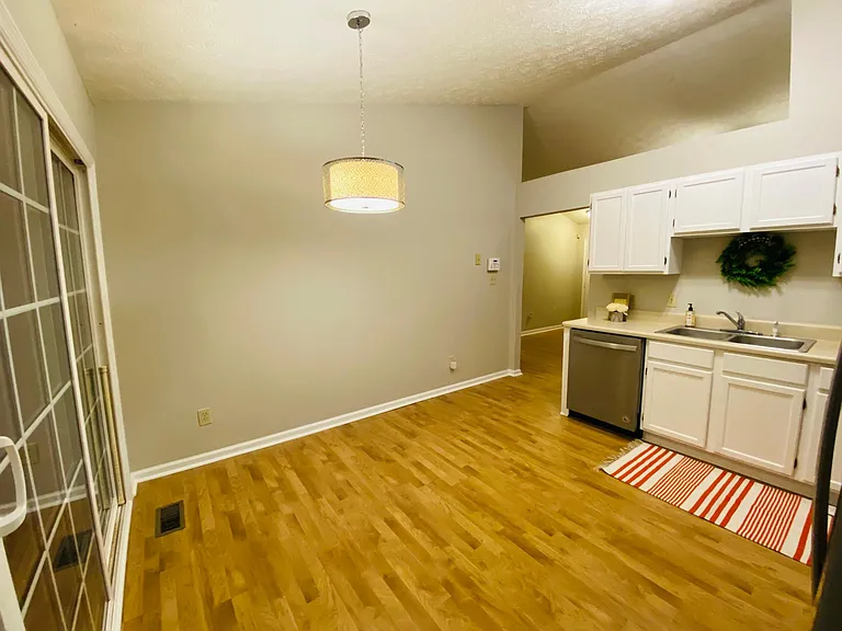 6033 Waterbury Ln — Photo 8