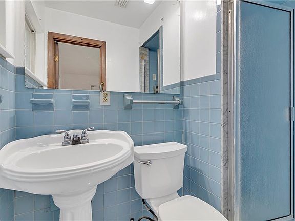 5th image of 3624 S 59th Ave