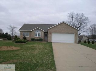 1061 Eaton Green Dr, Charlotte, MI 48813