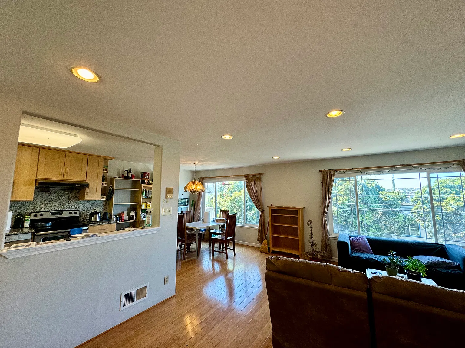 1 bed, 1885 sqft, $1,300 — Photo 2