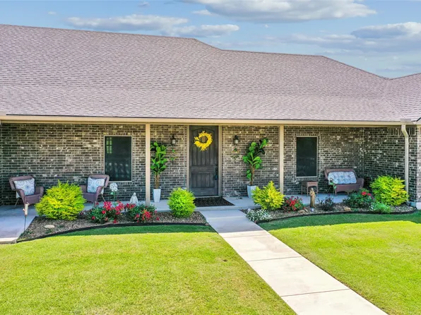 820 Fleitman Dr, Muenster, TX 76252