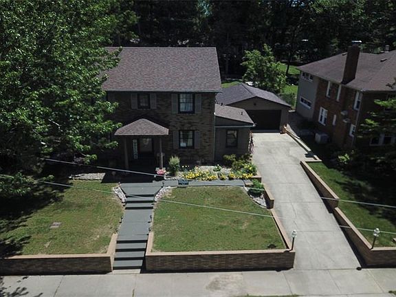 3rd image of 404 S Westlawn Ave