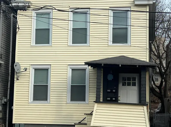 934 Broadway, Rensselaer, NY 12144