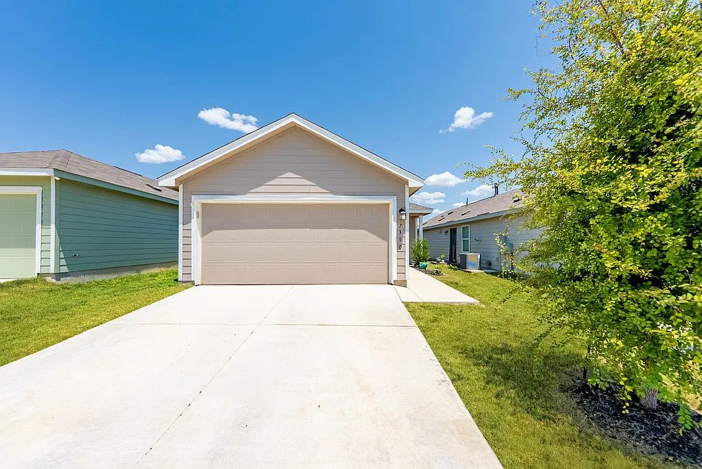 4 bed, 1500 sqft, $1,800 — Photo 1