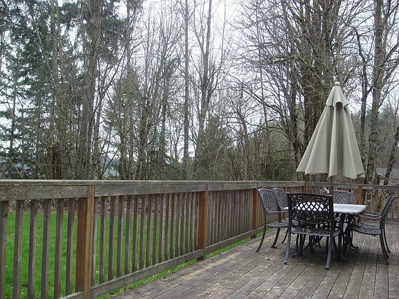 3rd image of 5605 NE 289th St