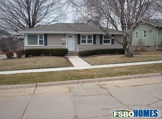 2472 Teresa Dr SW, Cedar Rapids, IA 52404