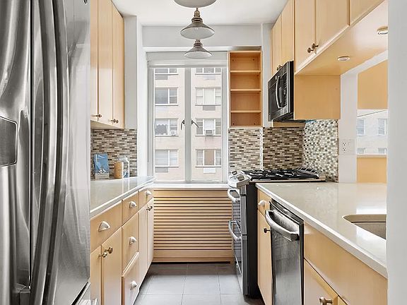 4th image of 411 E 53rd St #4DE