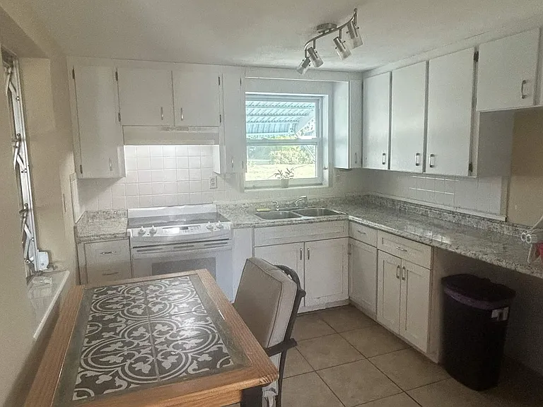 1177 South Ln — Photo 10