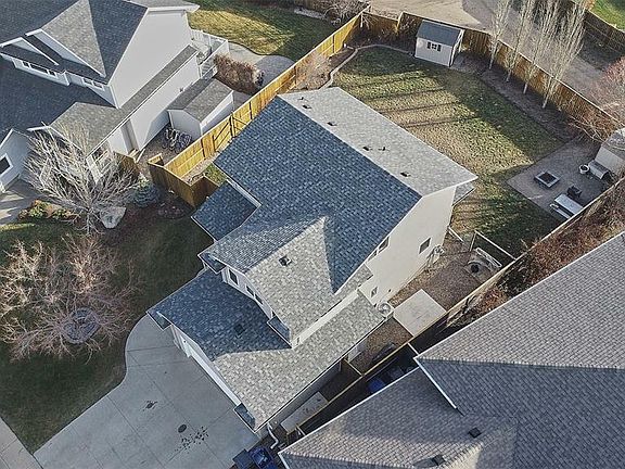 5th image of 221 Lakeridge Dr
