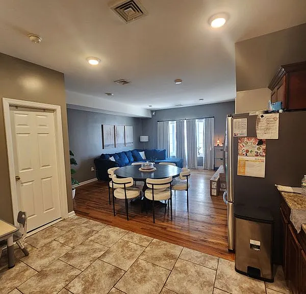 245 W Grand St #1RST — Photo 12