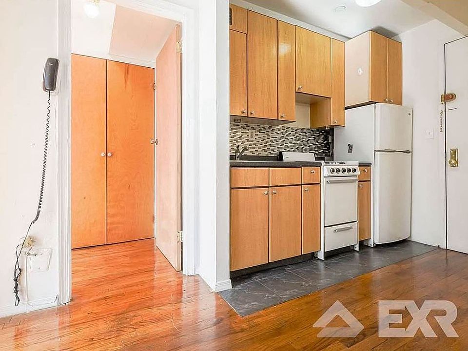 1st image of 530 W 47th St #6B