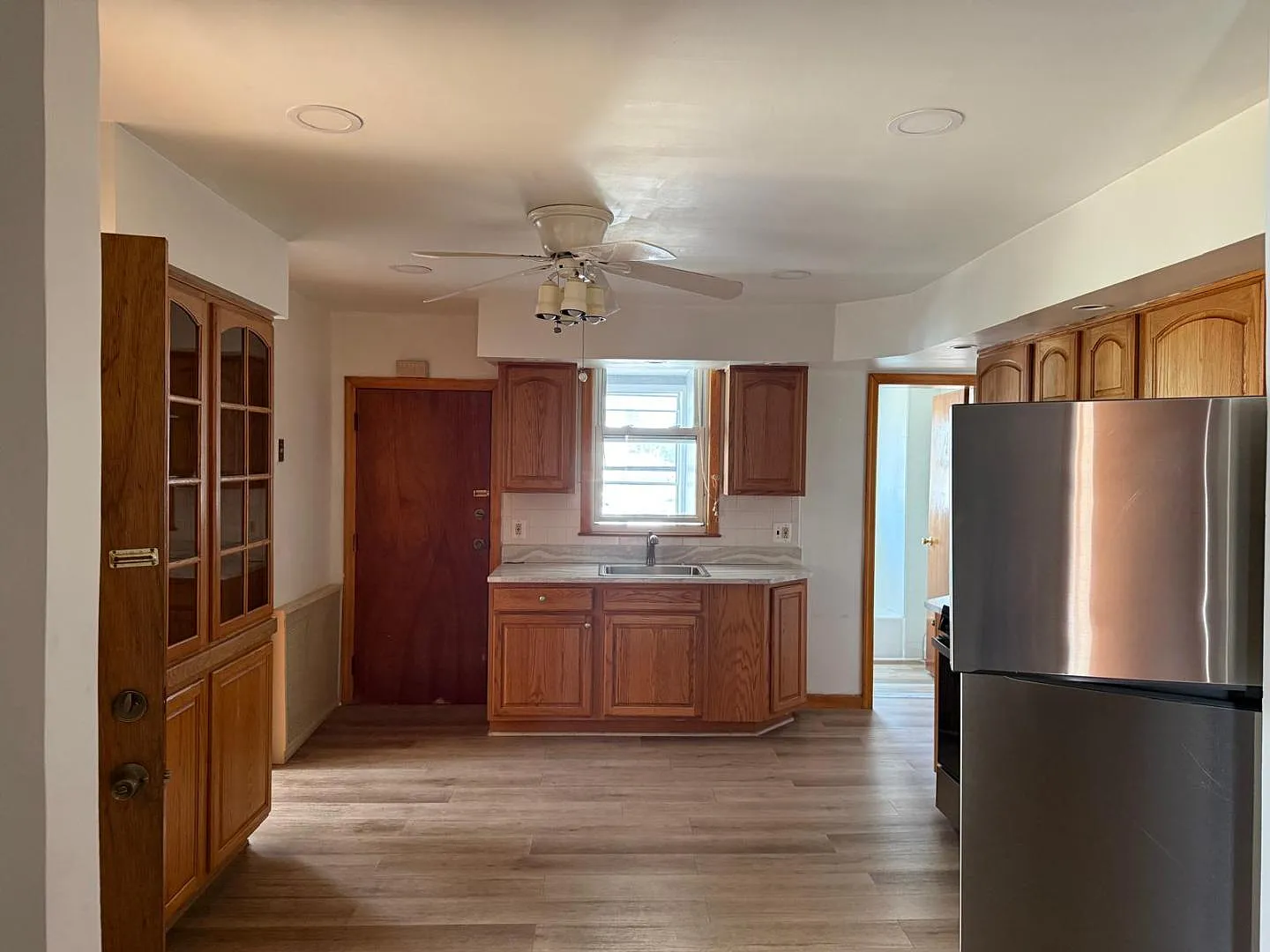 48 Lang St - Apartment 3 — Photo 4