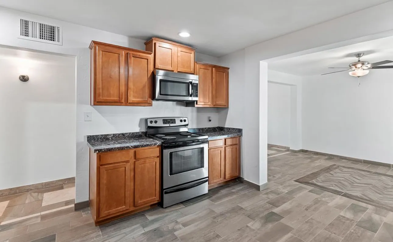 5 bed, $850 — Photo 1