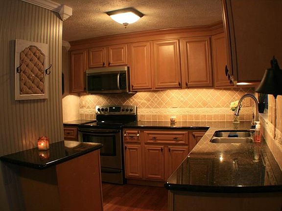 3rd image of 384 Carmell Dr