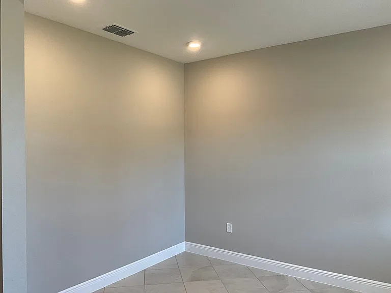 7727 SW 57th Pl — Photo 5